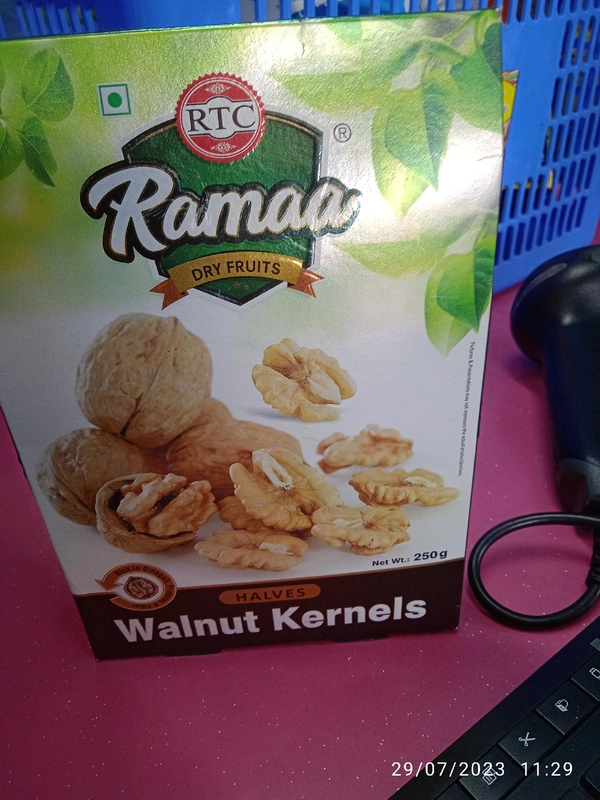 Walnuts Kernels ( Akhrot) Gree
