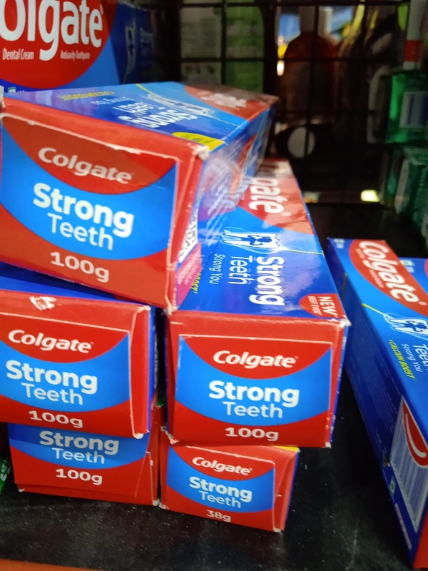 Colgate  Strong 100g 