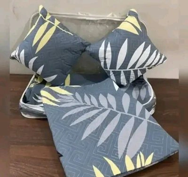 Classic Glace Cotton Printed Double Bedsheet With Quilted Pillow Covers And Cushion Cover Pack Of 5 - King