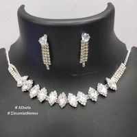 572 NECKLACE SET EARRING SILVER SKU : 572 SILVER** GOLDEN American styling diamond 1piec  - Golden Tainoi, Free size