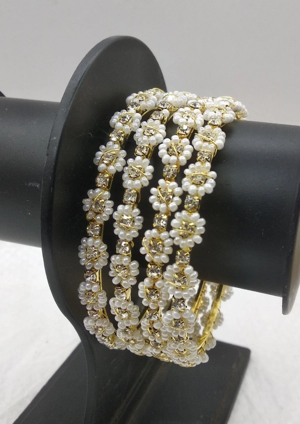Pearl Moti BENGALS 4PCS PEARL MOTI WHITE STONE GOLDEN 2217 - Gold, free Size