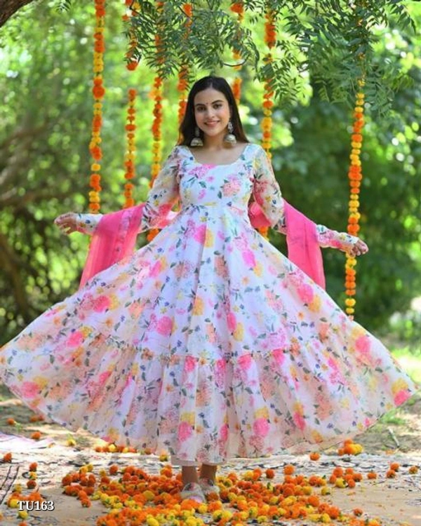 *PINK MARIGOLD FLORAL ANARKALI SUIT*🌸 - Free Size