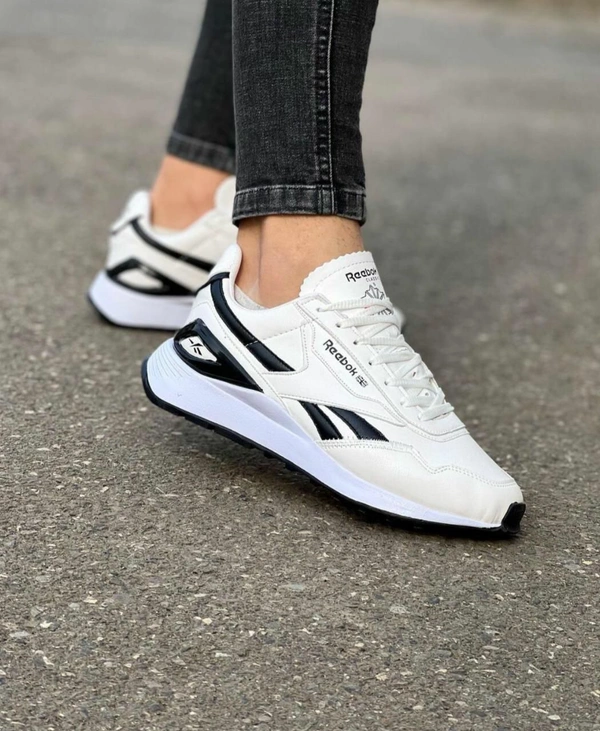 REEBOK SHOES - White, 9