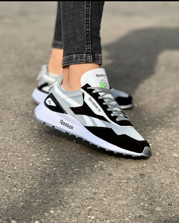 REEBOK SHOES - White, 9