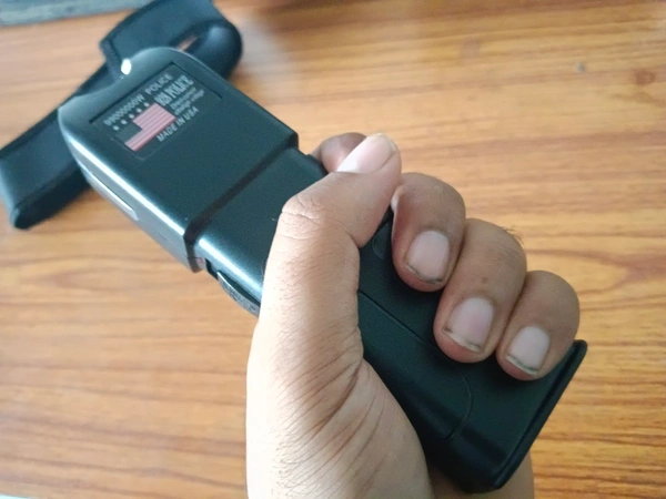 Self Defence Electric Shok Gun (2500Volt) - Black