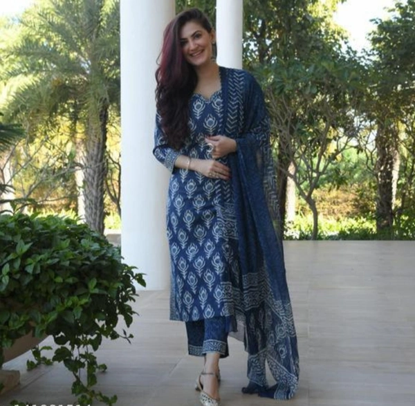 Bunaai Women Printed Kurta With Pant And Dupatta - Dark Blue, XL
