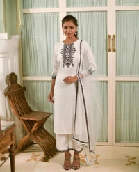 Women Stylish Staight White Embroidered Kurta Set - White, XXL