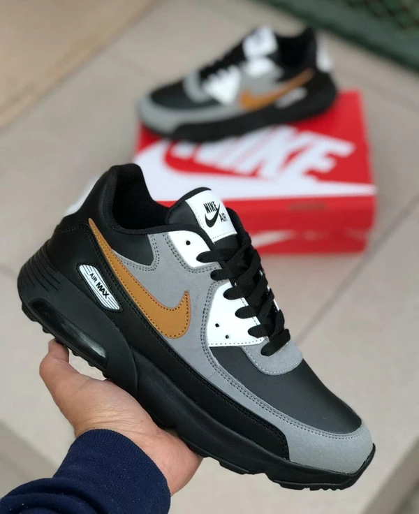 NIKE AIR MAX MENS SHEOS - 8