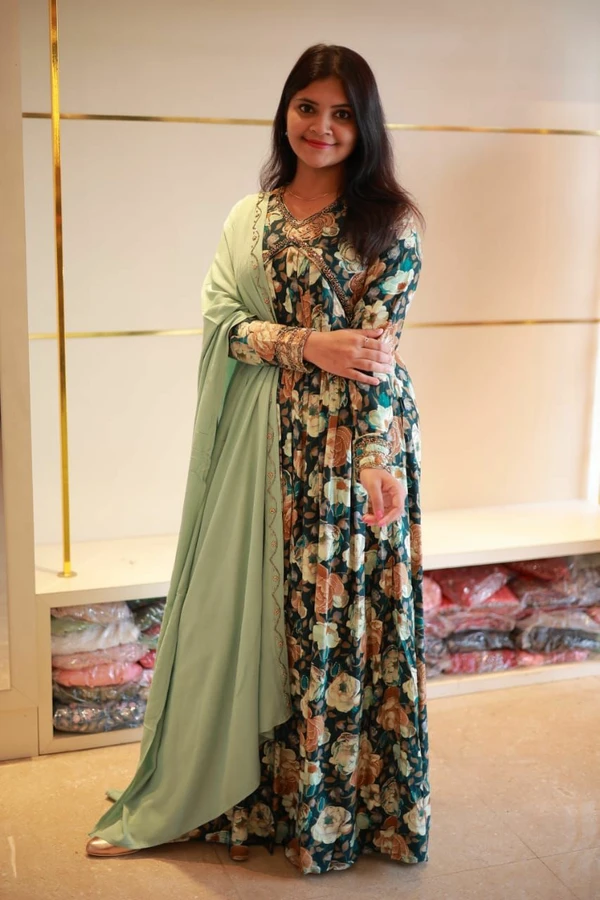 New Heavy ALIA Gown With Dupatta - Granny Smith Apple, M