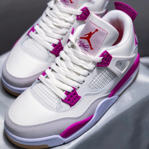 Nike  Nike Air Jordan Retro 4 White Fuchsia - White, 41