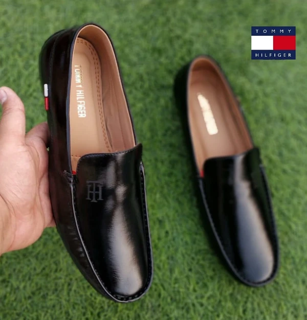 TOMMY HILFIGER PREMIUM QUALITY LEATHER SHOES  - 8