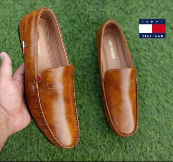 TOMMY HILFIGER PREMIUM QUALITY LEATHER SHOES  - 9