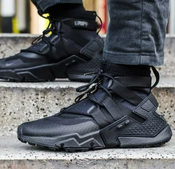 Nike Air Huarache Triple Black - Black, 40