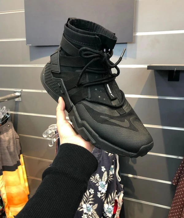 Nike Air Huarache Triple Black - Black, 40