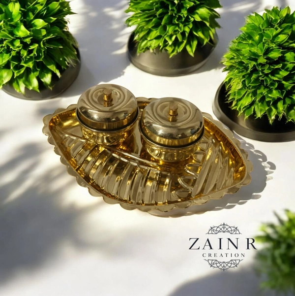 Sold By ZAIN R CREATION Spillbox Traditional Brass Kumkum/Sindoor Box holder for puja Thali- sangu with bowl Brass - L.5.5'' W.4'' H.1.77'', Polished, Brass