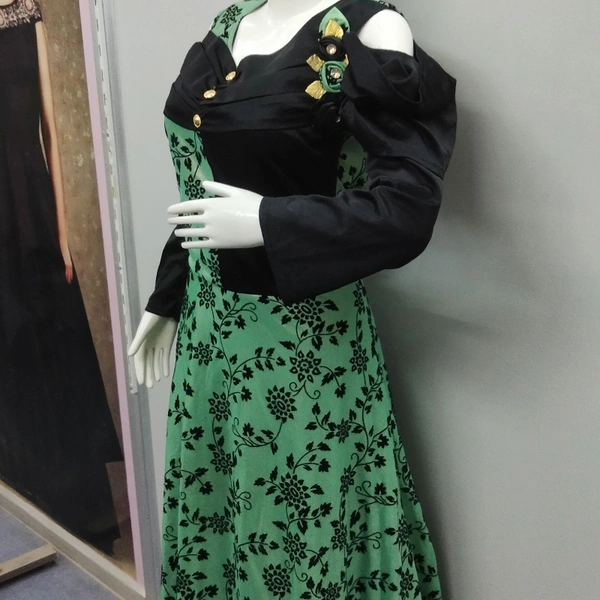 Gown - GREEN & Black 🖤, L