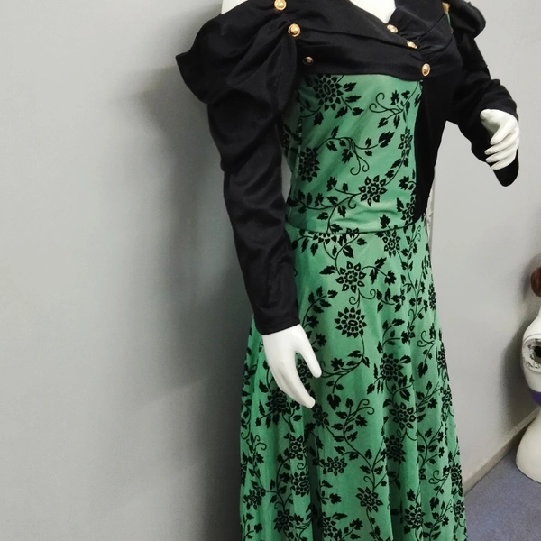 Gown - GREEN & Black 🖤, L