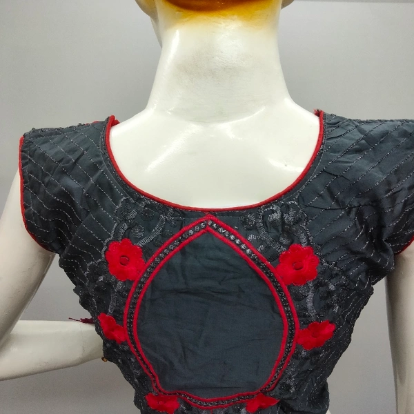 CROP TOP - Grey colour & Flower work, L