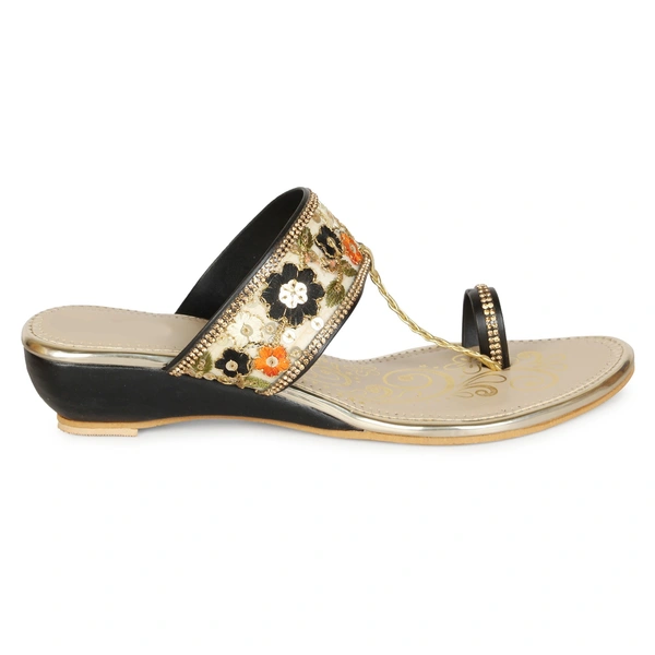 Stepee Floral kohlapuri slipper - 36, Black