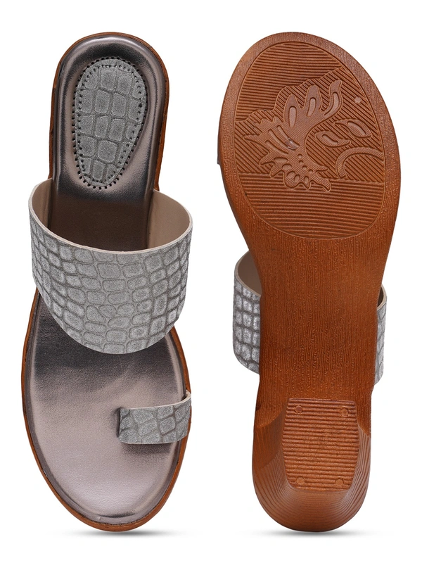Stepee Shine and shimmer angootha slipper - 40, Mountain Mist