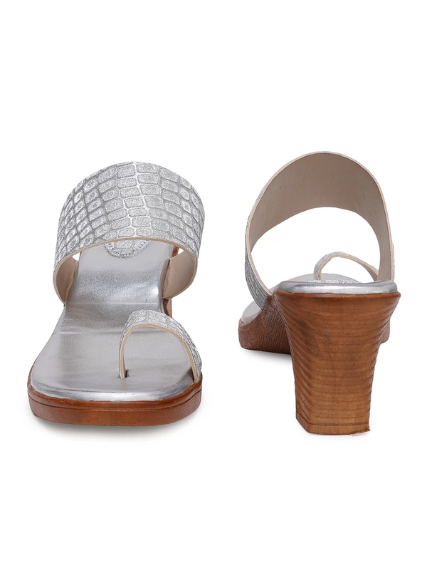 Stepee Shine and shimmer angootha slipper - 41, Silver Rust