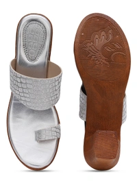 Stepee Shine and shimmer angootha slipper - 41, Silver Rust