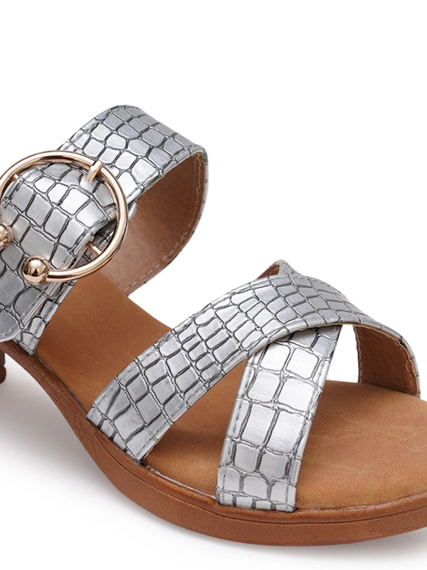 Stepee Trendy criss cross style slipper - 41, Nobel