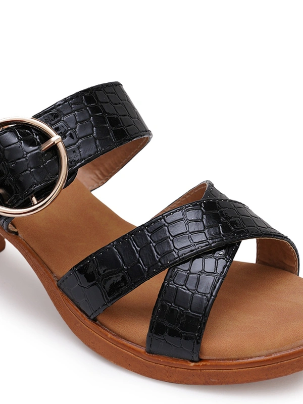 Stepee Trendy criss cross style slipper - 38, Black