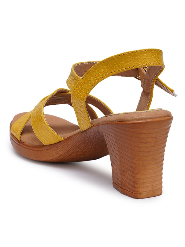 Stepee Simply beautiful sandal in block heel - 36, Saffron