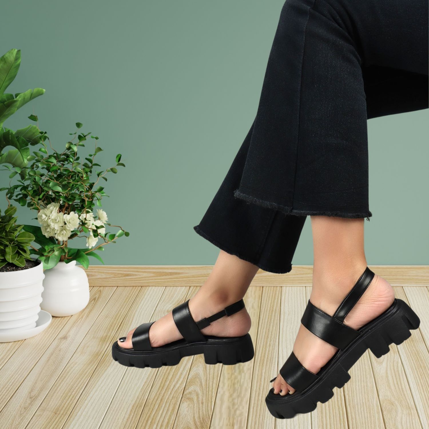 Buy online Black Floater Sandal from Sandals and Floaters for Men by Style  Height for ₹399 at 20% off | 2024 Limeroad.com