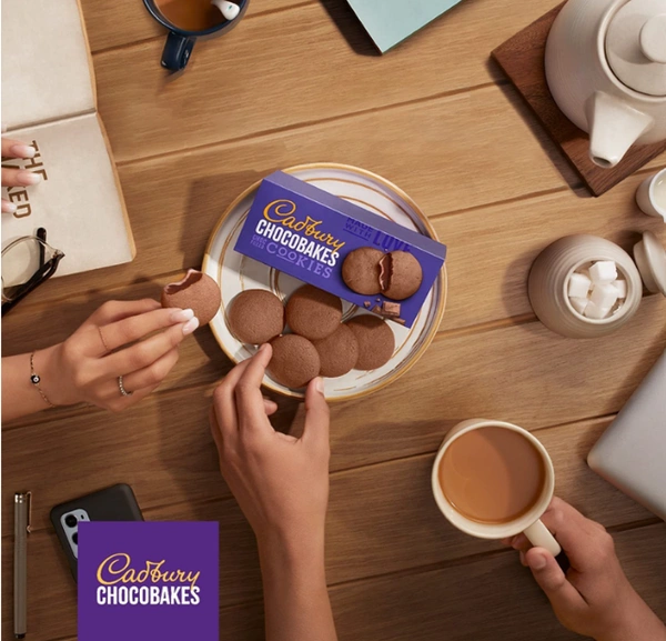 Cadbury Chocobakes, Choc-Filled Cookies - 57gm