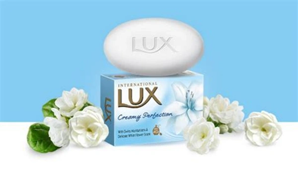 Lux International Creamy Perfection White Roses & Swiss Moisturisers Soap Bar 125gm