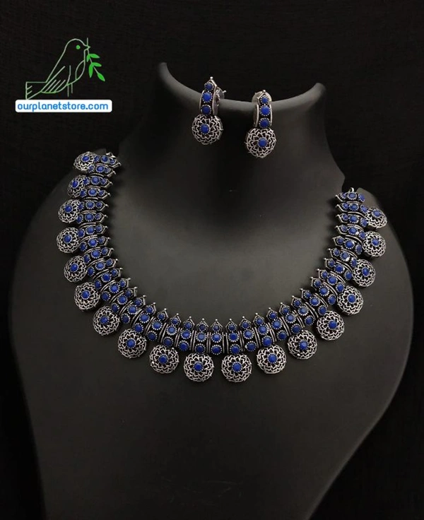 Vibrant And Eye-catching Round Necklace And Ear Rings