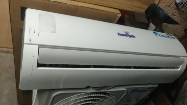 Daikin  1.5 Ton Inverter - Refurbished Air Conditioner 3 Year Compressor Warranty Only  - White, 1.5 Ton