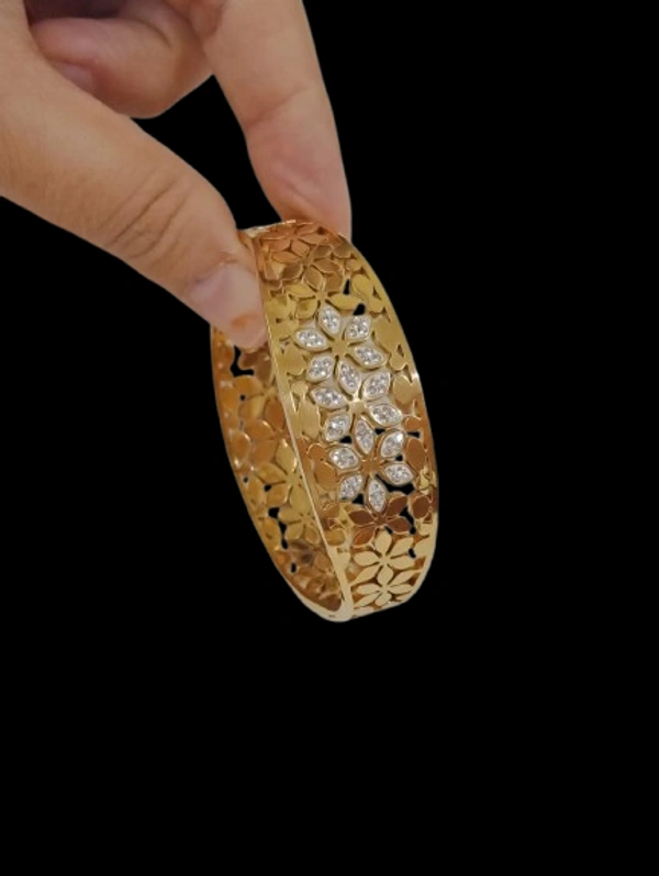 Classy 👌 ANTI TARNISH KADAS - Standard, Gold
