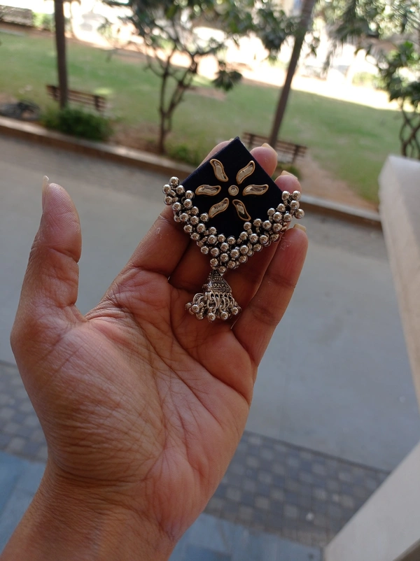 Kiran Earrings - Navy Blue