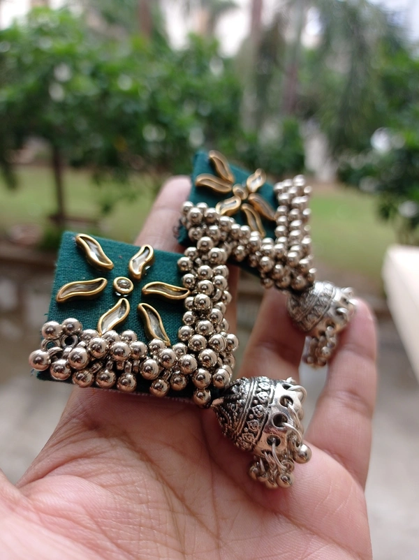 Kiran Earrings - Bottle Green