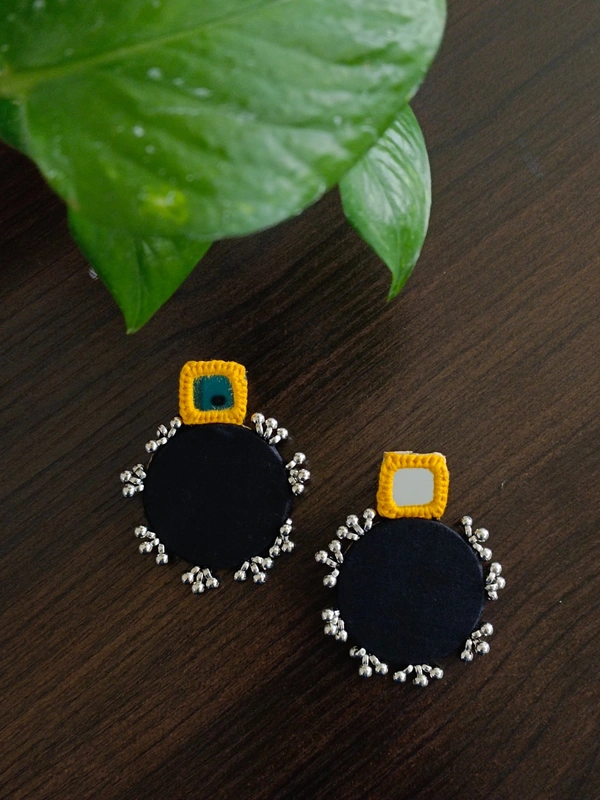 Kaali Peele Mirror Set - Black & Yellow