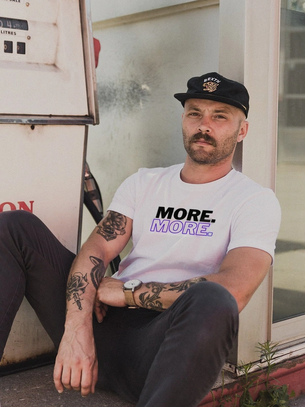 MORE. Merch - XXL