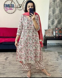 Featuring beautiful Heavy 3pcs Suit which is beautifully decorated with beautiful less & Zari weaving .It is paired with matching pants and Lace Dupatta - M-38