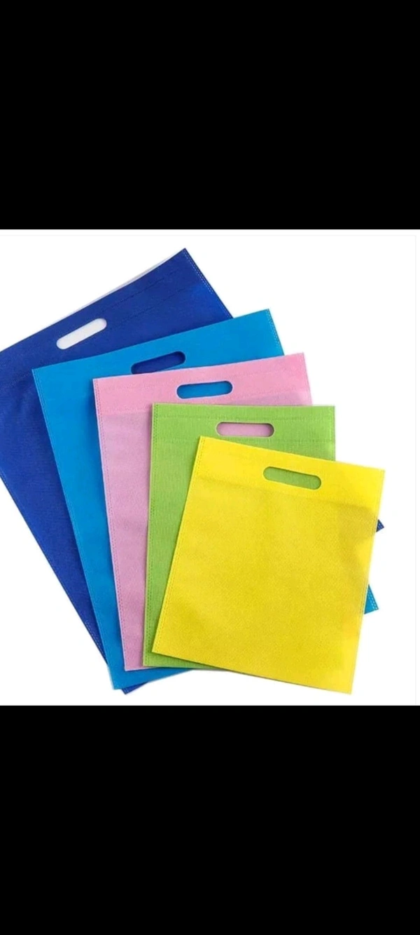 D cut Non-Woven Bags - 16×21, Red