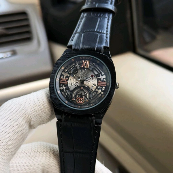 GUCCI 25H Men Black Leather Strap Analog Watch 