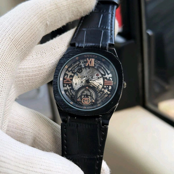 GUCCI 25H Men Black Leather Strap Analog Watch 
