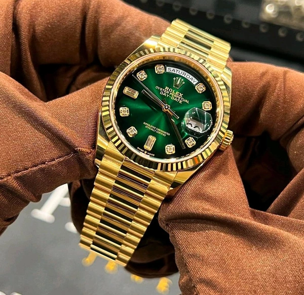 ROLEX OYESTER PERPETUAL DAYDATE Men Analog Watch 
