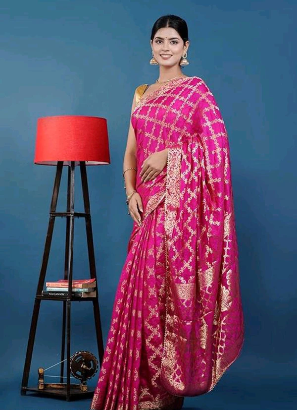 Beautiful Ghadcholla Banarsi Silk Saree  - Rani