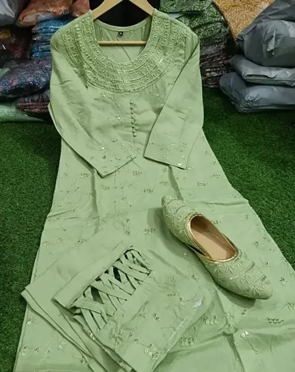 Beautiful Embroidery Rayon Kurti Pant With Jutti  - Green, XL