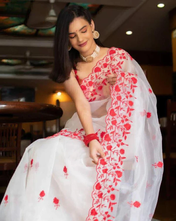 Organza Fabric Flower Design Saree