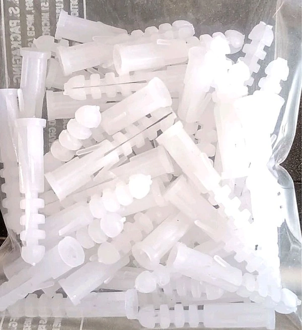 WPG38 Wall Plug Gulli 1.5" Pack Of 50pcs