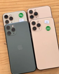 iPhone 11 Pro  (11-15 Months Used) Good Condition (Minor Scratches) - Black