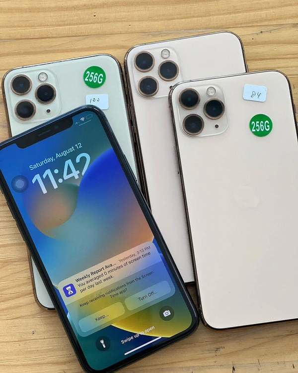 iPhone 11 Pro  (11-15 Months Used) Good Condition (Minor Scratches) - White